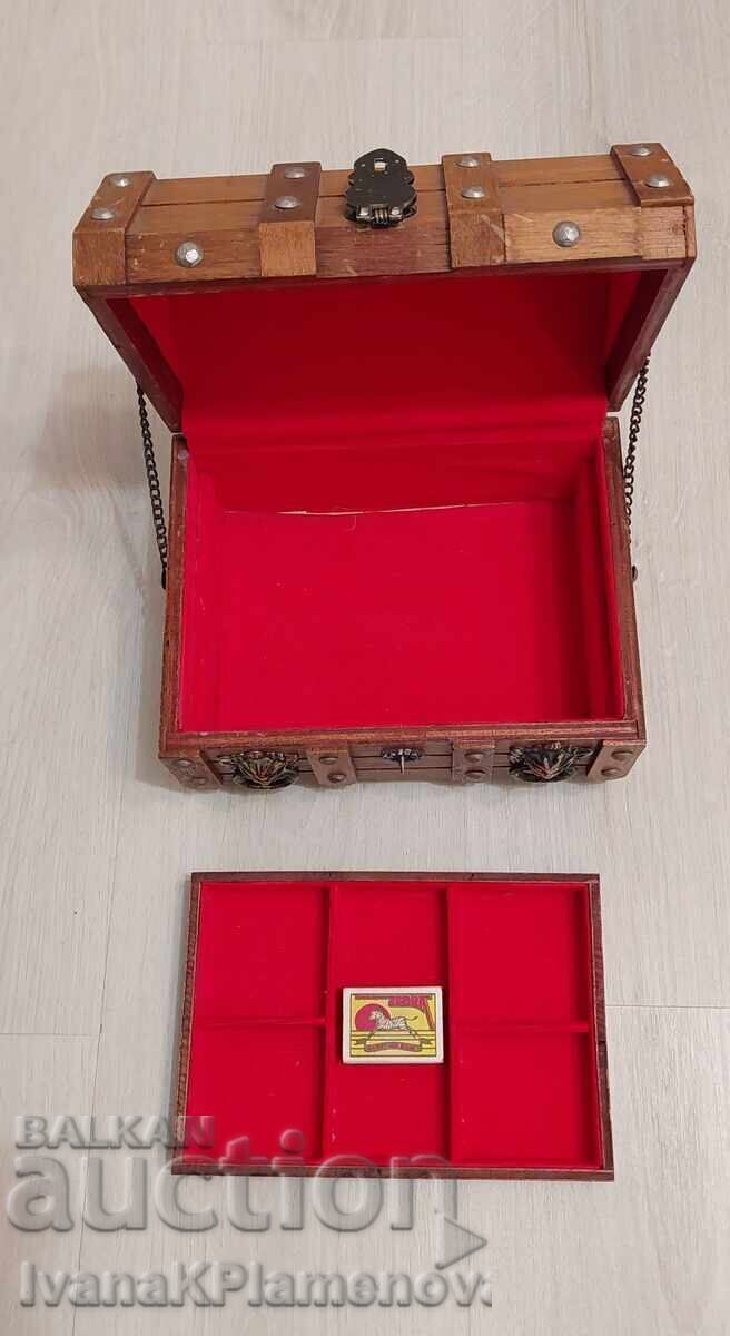 Wooden jewelry box for connoisseurs - 5