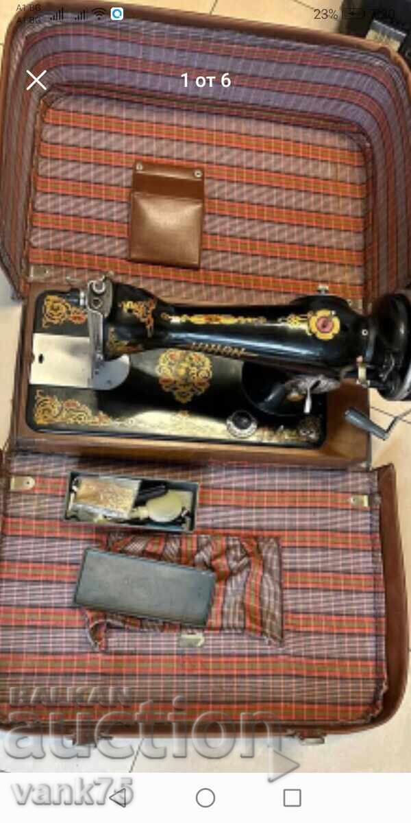 Antique Russian Sewing Machine in a Case - 5