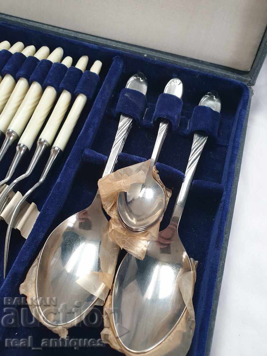 Licitație Set de tacâmuri rusești Licitație Set de tacâmuri rusești