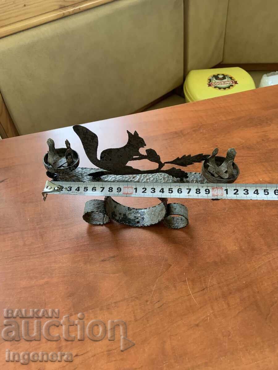 SFEMINAR FIER FORJAT METAL VECHI cu preț 34.00 BGN | € 17.38