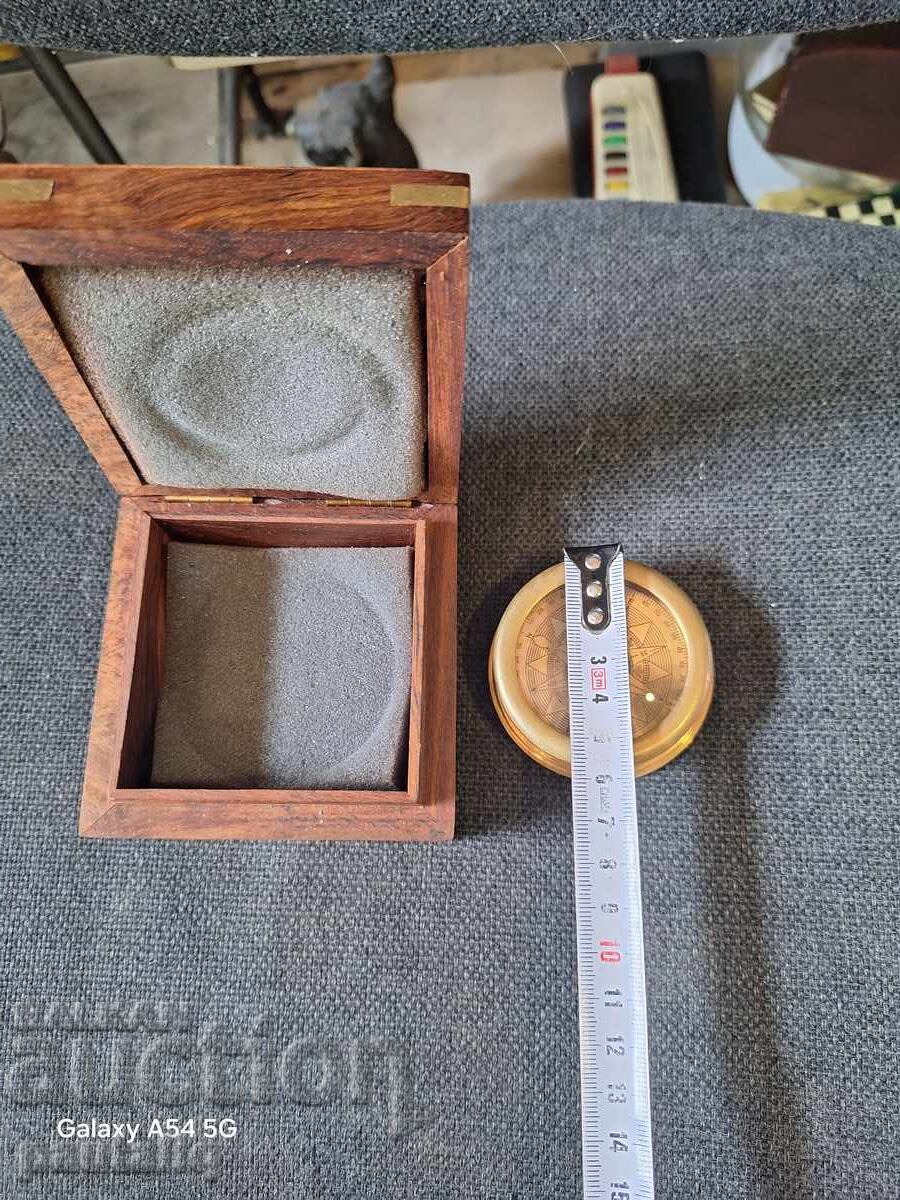 BUSOLĂ CU CUTIE - 7