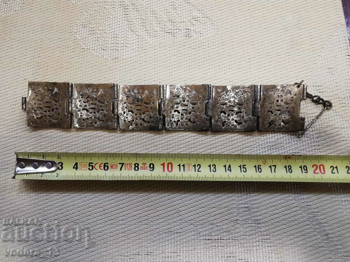 Παράδοση ΠΑΛΙΟ ΒΡΑΧΙΟΛΙ ΑΝΑΓΕΝΝΗΣΗΣ