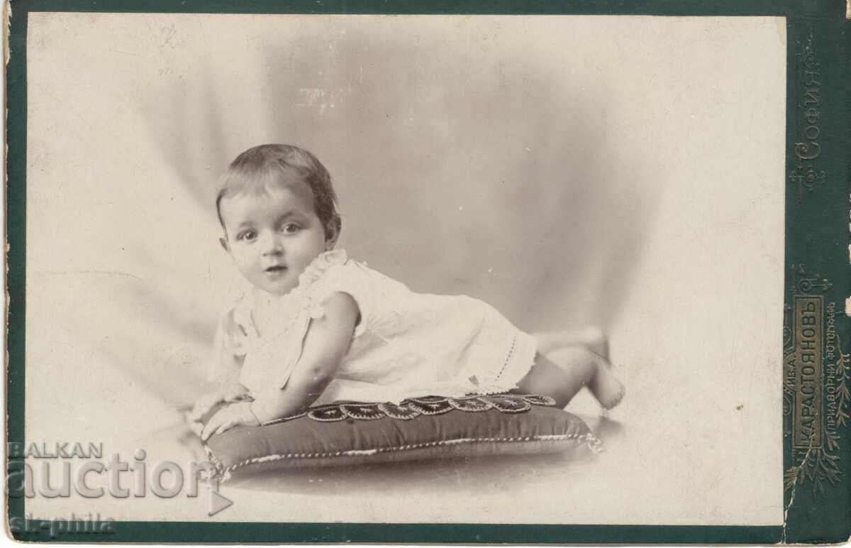Παλιά φωτογραφία σε χαρτόνι - Μικρό παιδί