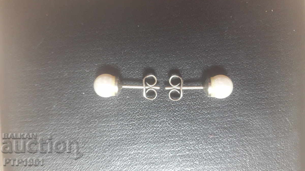 σκουλαρίκια με τιμή 2.00 BGN | € 1.02