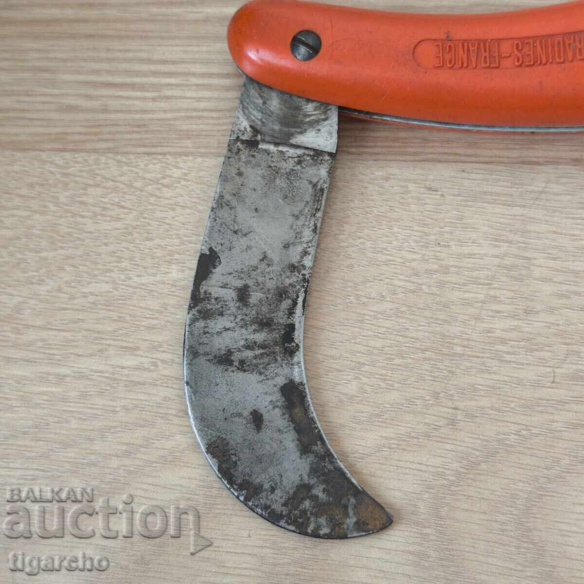 Delivery of Old French knife