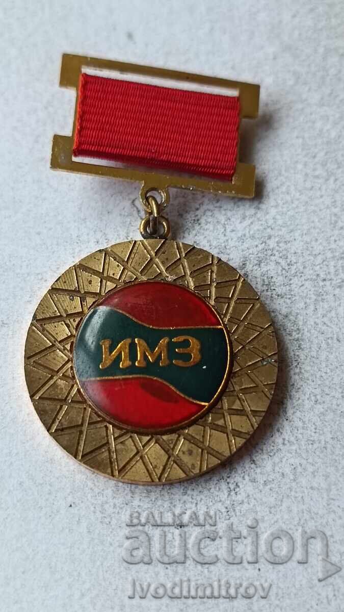 Insigna YMI Pentru servicii pe termen lung Insigna YMI Pentru servicii pe termen lung