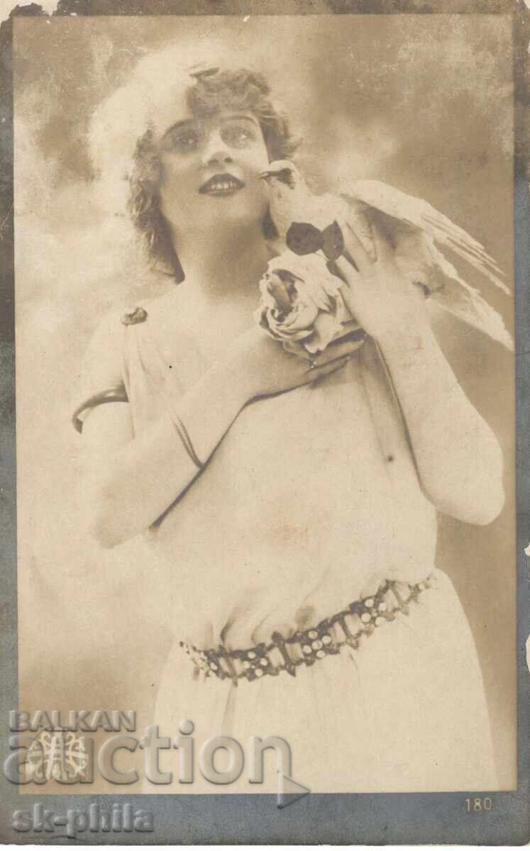 Παλιά καρτ ποστάλ - Ρομαντική - Κορίτσι με περιστέρι Παλιά καρτ ποστάλ - Ρομαντική - Κορίτσι με περιστέρι