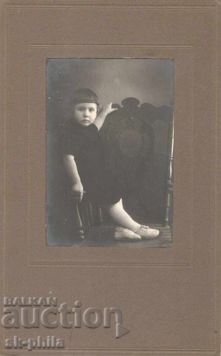 Стара снимка върху картон - Побединка на 2 години Стара снимка върху картон - Побединка на 2 години