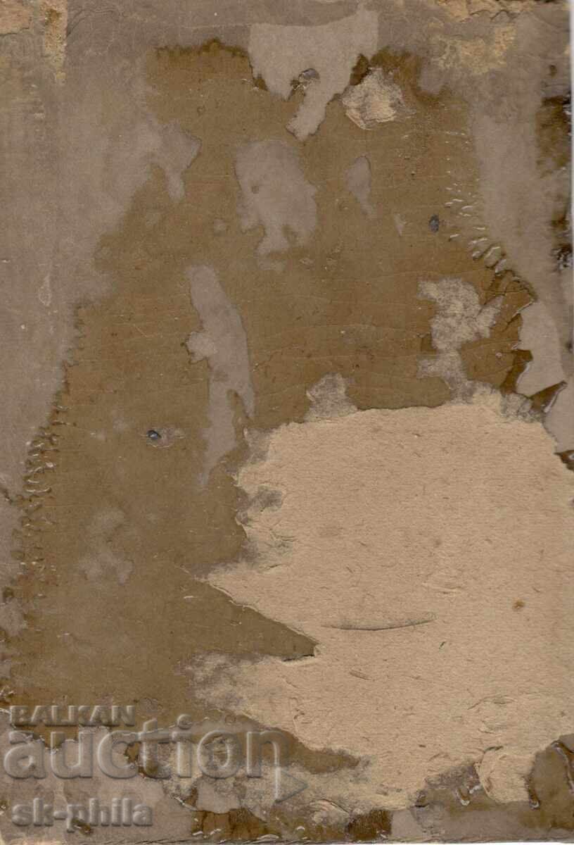 Стара снимка върху картон - Войник с цена 2.50 лв. | € 1.28 Стара снимка върху картон - Войник с цена 2.50 лв. | € 1.28