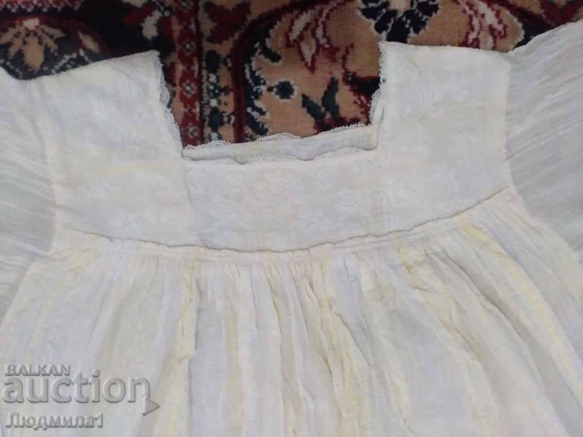 Cămașă AUTENTICĂ DE BĂTRÂNE cu preț 60.00 BGN | € 30.68