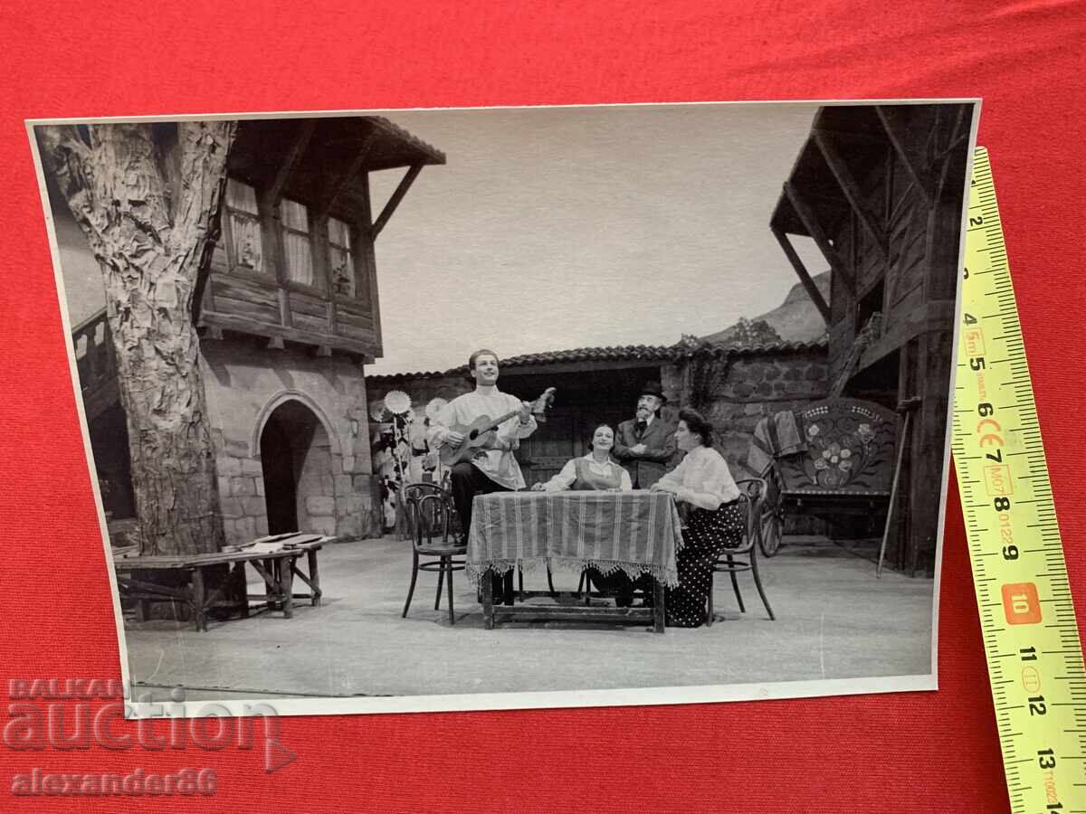 Παράδοση Β. Κίρkov Σ. Αtanasova Γ. Σπάσοva "Τσαρσκα Μίλοστ" Ναρ. θέατρο Παράδοση Β. Κίρkov Σ. Αtanasova Γ. Σπάσοva "Τσαρσκα Μίλοστ" Ναρ. θέατρο