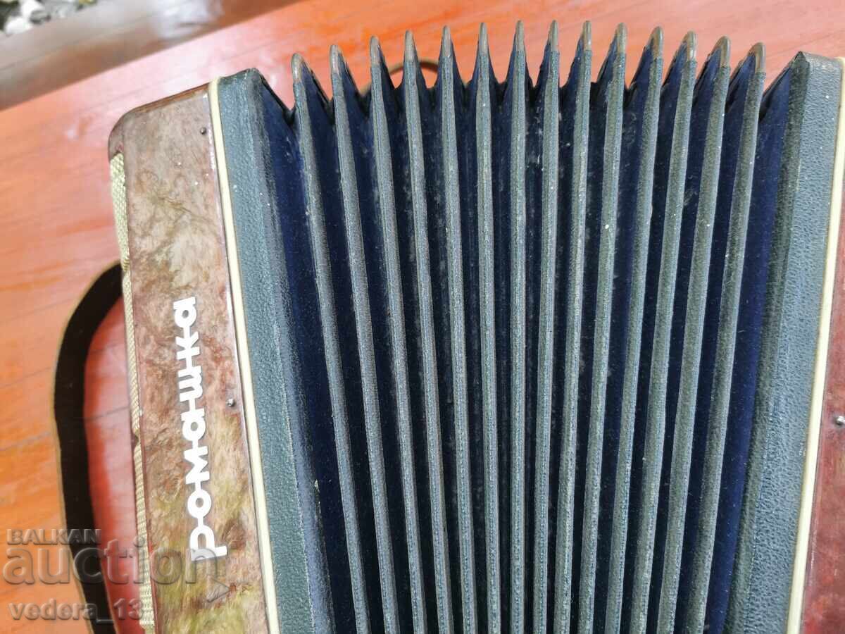 Delivery of ACCORDION HARMONICA CHAMOMILE Delivery of ACCORDION HARMONICA CHAMOMILE