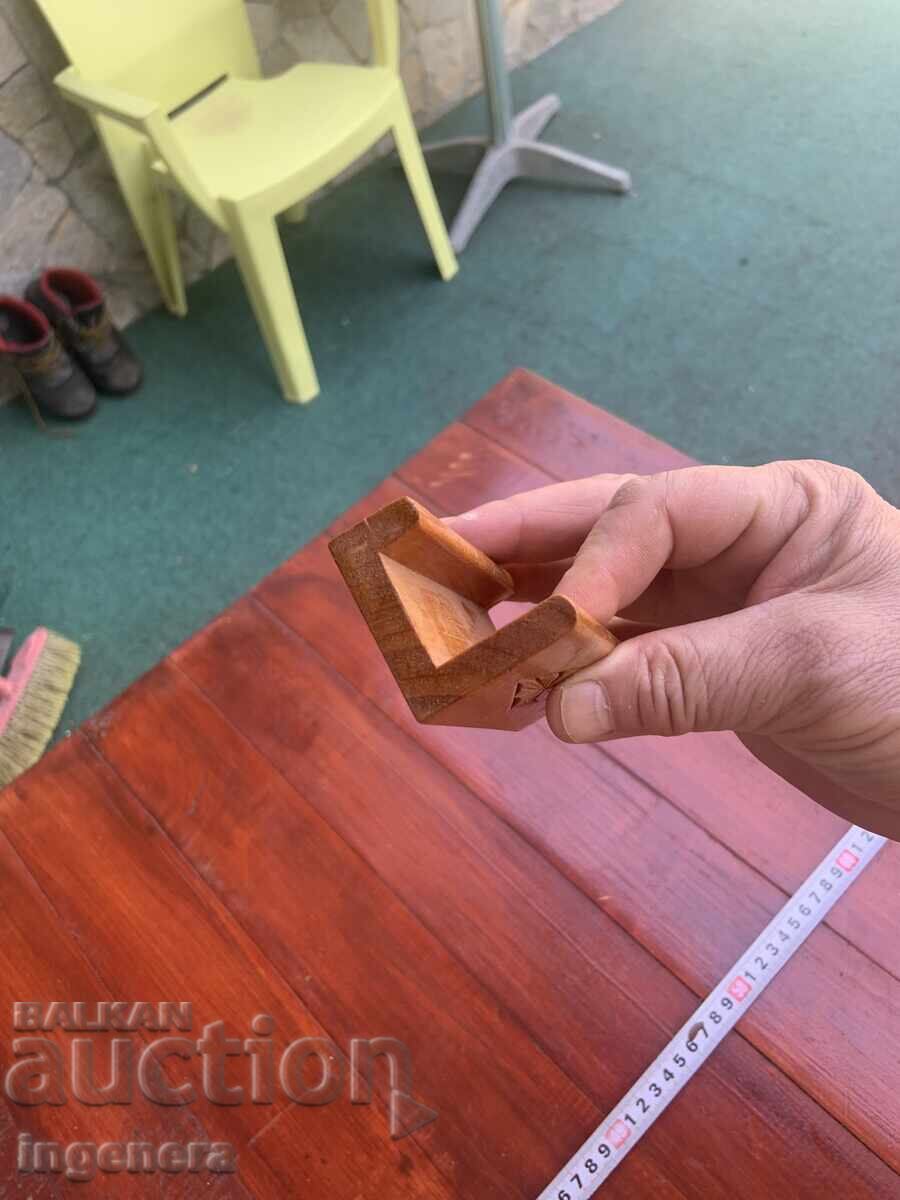 Delivery of Business card holder from wild cherry wood carving