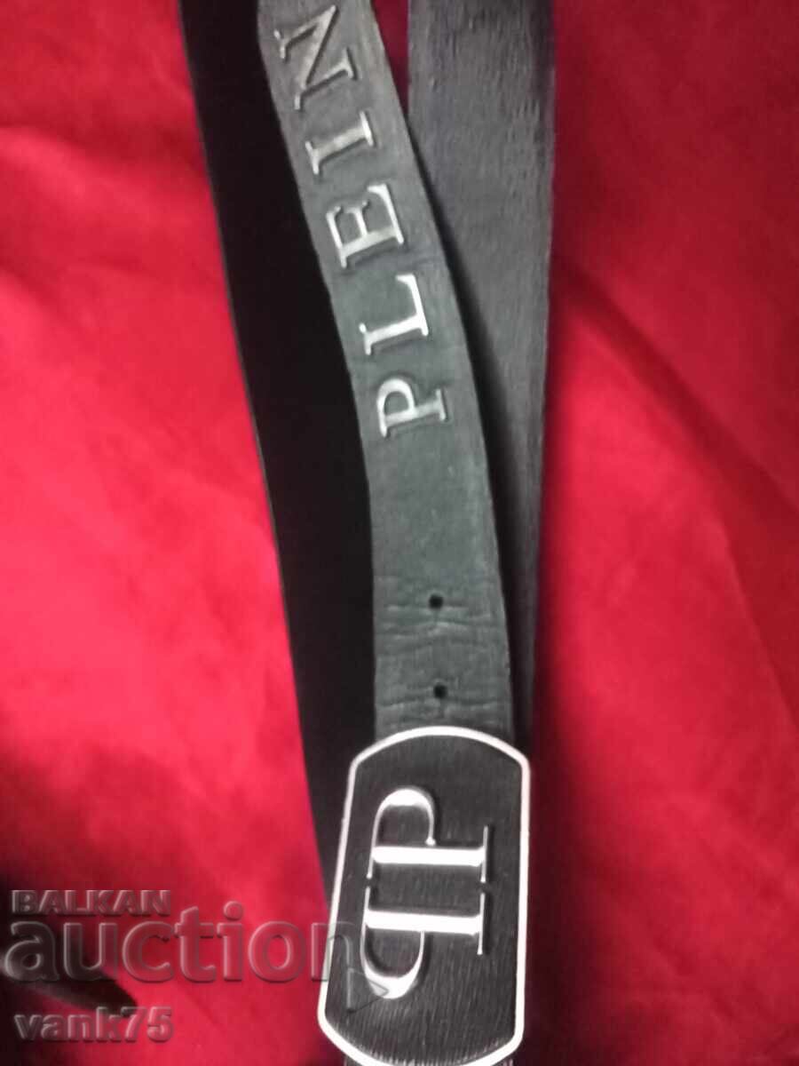 Auction  Branded belts