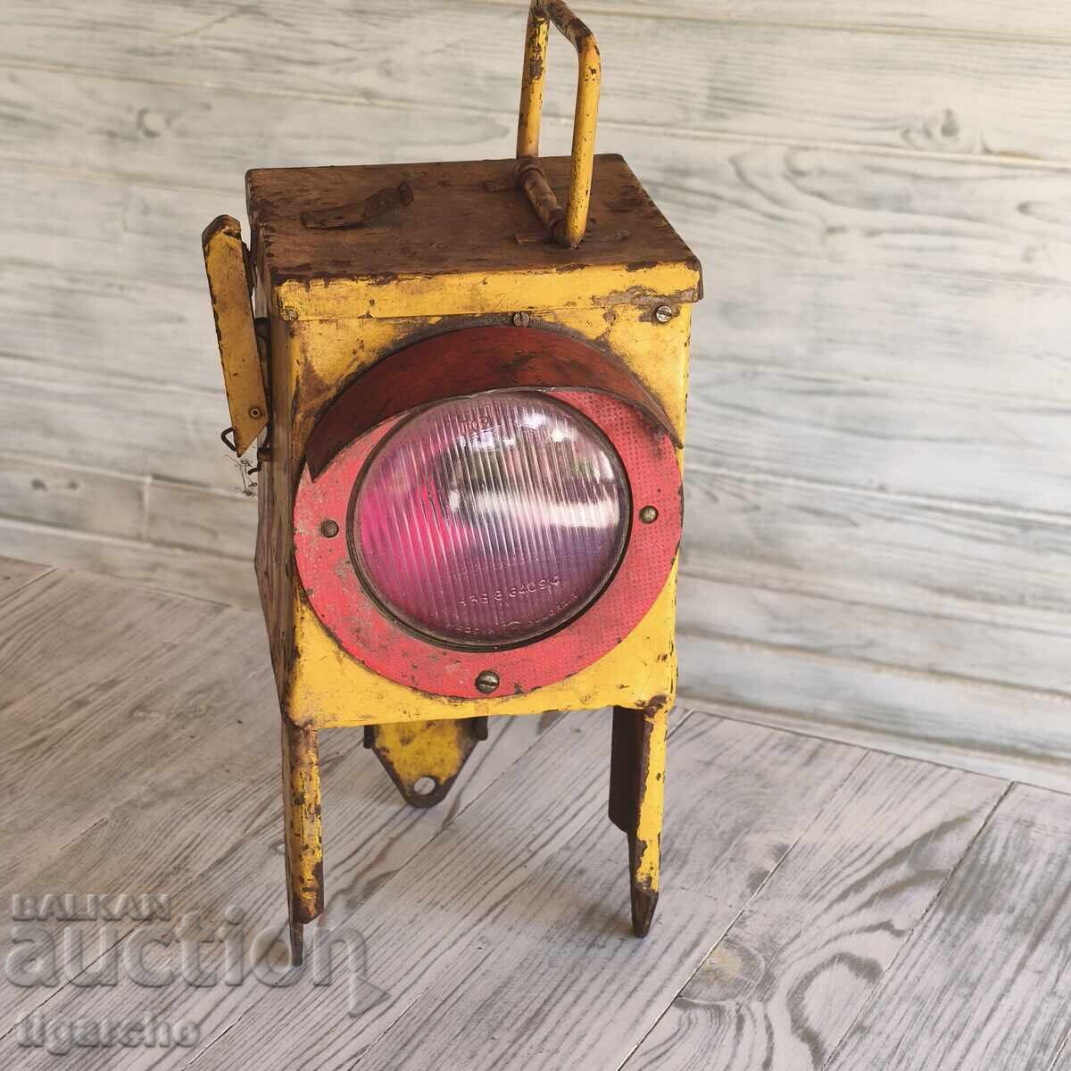 Стар жепейски фенер - 5