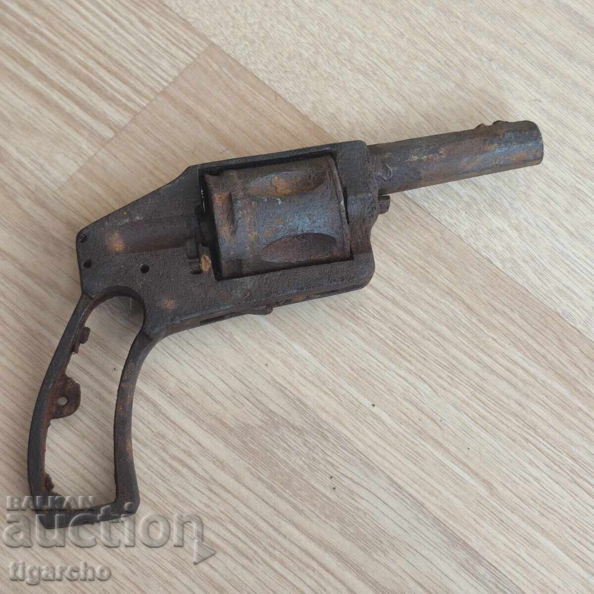 Аукцион Стар револвер Аукцион Стар револвер