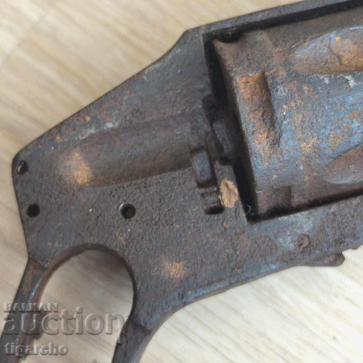 Доставка на Стар револвер Доставка на Стар револвер