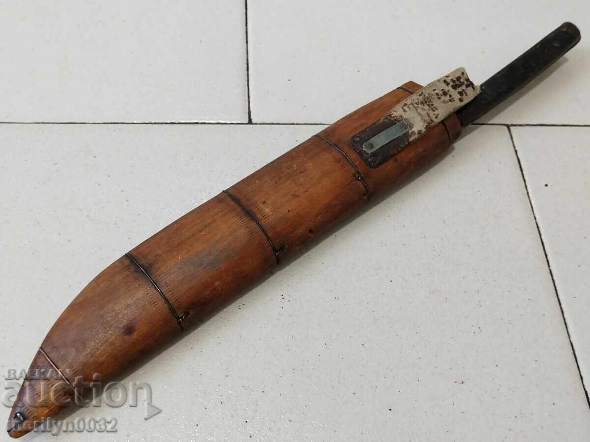 Cuțit Buinovski fără kaniya cu teacă din corn de bivol karakulak cu preț 245.90 BGN | € 125.73 Cuțit Buinovski fără kaniya cu teacă din corn de bivol karakulak cu preț 245.90 BGN | € 125.73