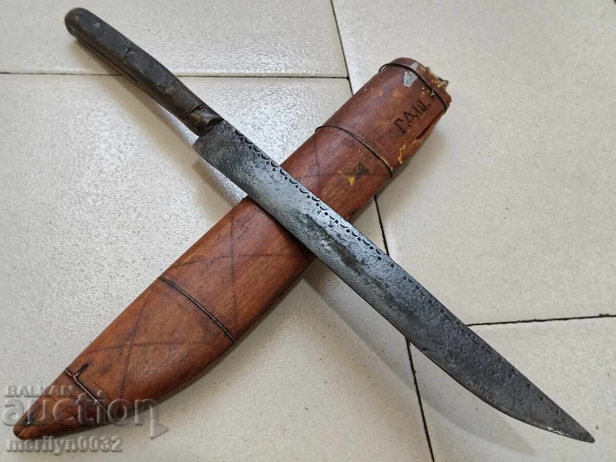 Cuțit Buinovski fără kaniya cu teacă din corn de bivol karakulak Cuțit Buinovski fără kaniya cu teacă din corn de bivol karakulak