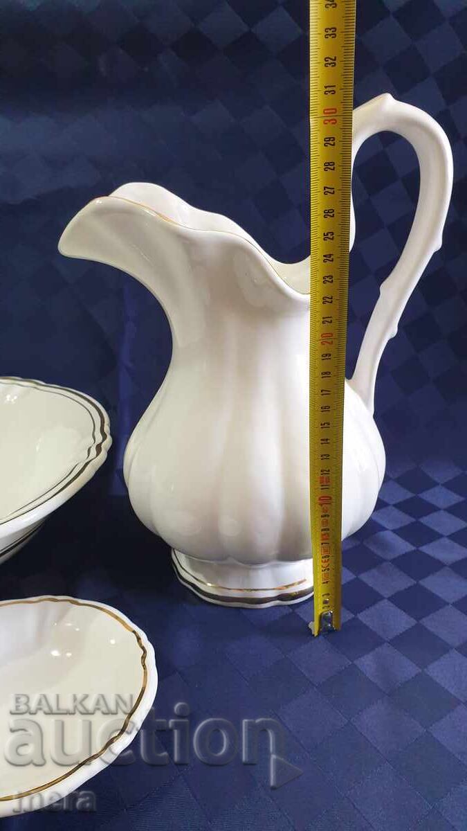 Παλιό σετ πορσελάνης μπάνιου - κανάτα, λεκανάκι, σαπουνοθήκη με τιμή 140.00 BGN | € 71.58 Παλιό σετ πορσελάνης μπάνιου - κανάτα, λεκανάκι, σαπουνοθήκη με τιμή 140.00 BGN | € 71.58