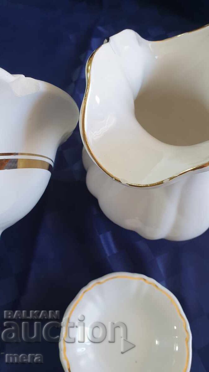 Παράδοση Παλιό σετ πορσελάνης μπάνιου - κανάτα, λεκανάκι, σαπουνοθήκη Παράδοση Παλιό σετ πορσελάνης μπάνιου - κανάτα, λεκανάκι, σαπουνοθήκη