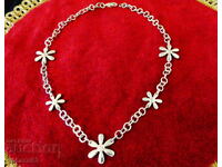 Сребърно колие 925,циркони,цветя,39 грама.