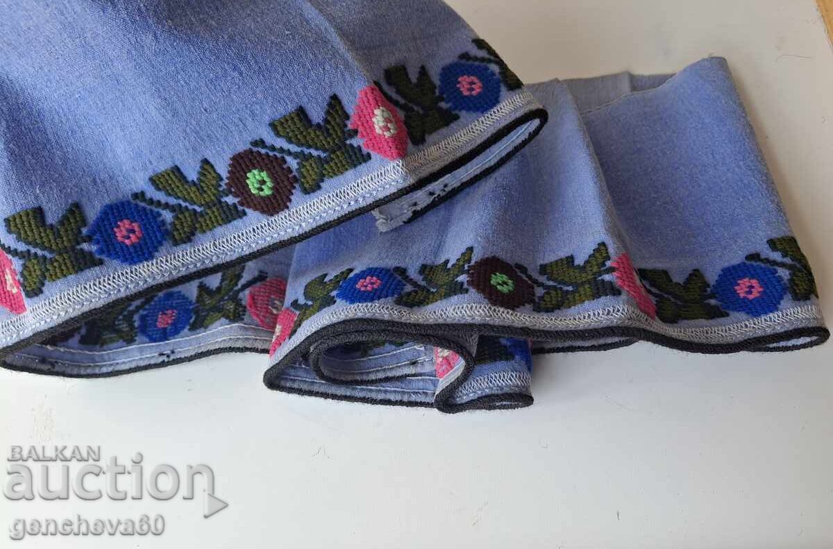 Автентична бродирана заготовка за сукман с цена € 35.00 | 68.45 лв.