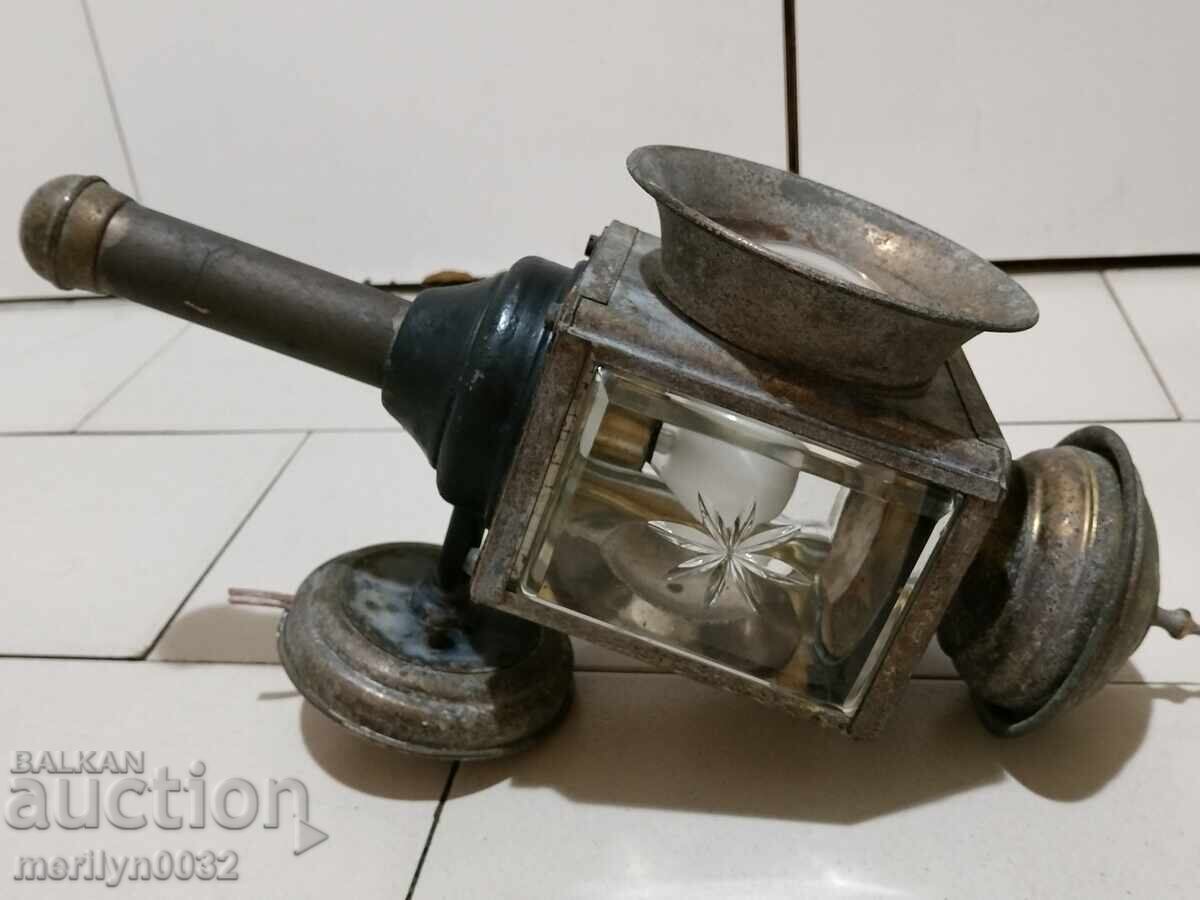 Delivery of Old bronze lantern lamp with crystal glasses