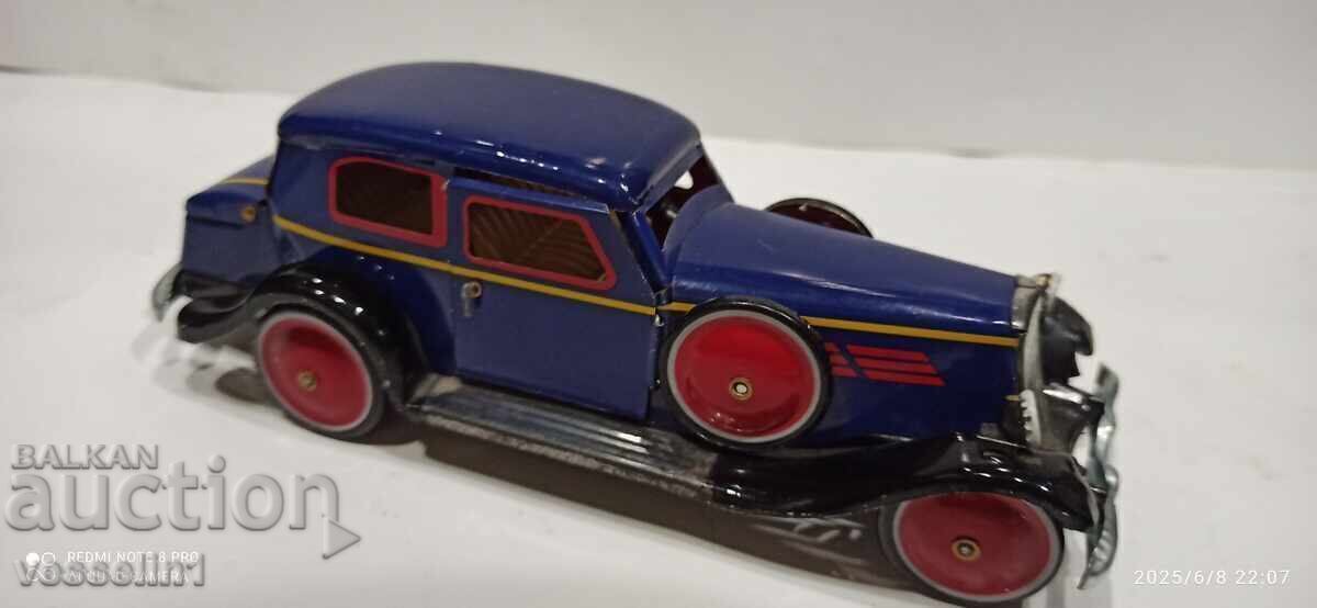 Old sheet metal car with a wind-up friction mechanism with price 85.00 BGN | € 43.46