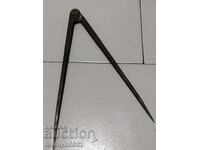 Vechi compas pentru tablă, unealtă