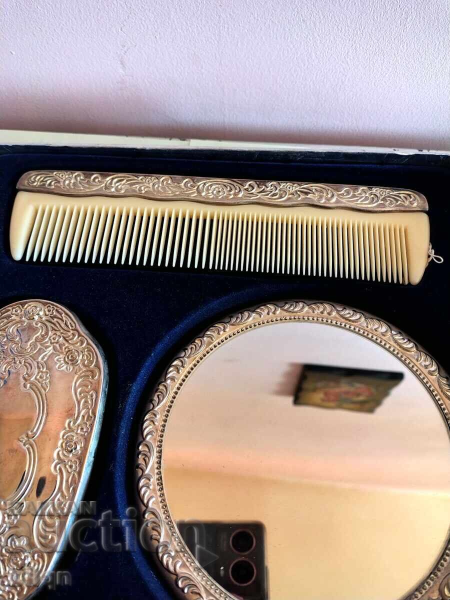 Set de lux argintat pentru damă cu preț 67.66 BGN | € 34.59 Set de lux argintat pentru damă cu preț 67.66 BGN | € 34.59