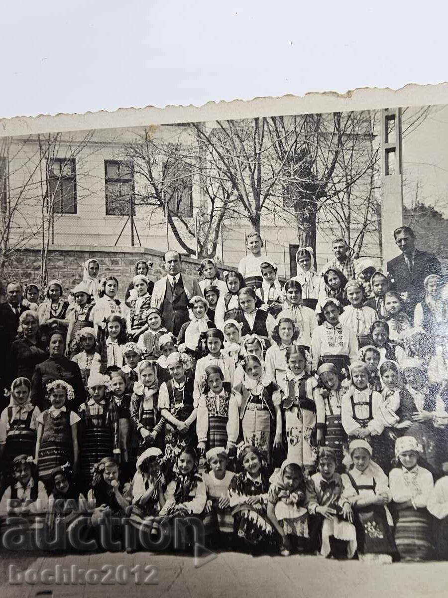 Delivery of Revival Photography, photo, traditional costume, paftas 1928