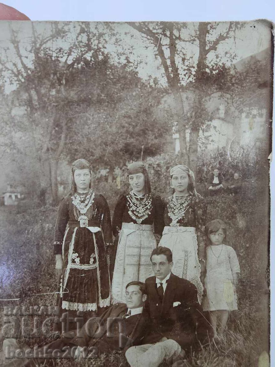 Fotografie din Renaștere, fotografie, costum popular, paftale secolul al XIX-lea cu preț € 22.00 | 43.03 BGN