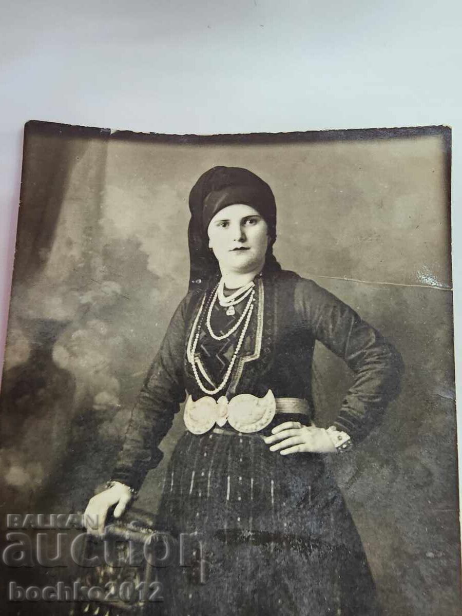 Delivery of Revival photography, photo, folk costume, belt buckles 1920-1930