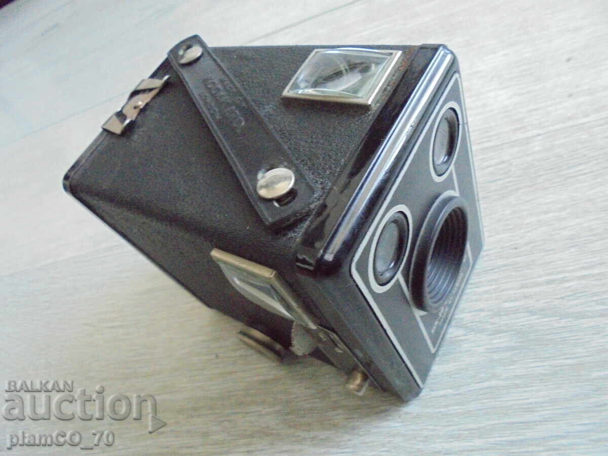 Livrarea №*8086 aparat foto vechi - KODAK SIX 20 BROWNIE"D Livrarea №*8086 aparat foto vechi - KODAK SIX 20 BROWNIE"D