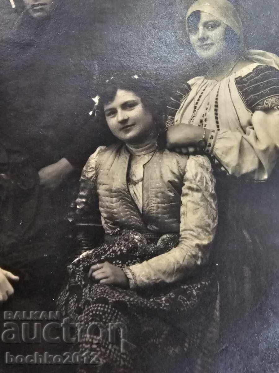 Revival photography, photo, traditional costume, paftas (belts) 1928 with price 37.00 BGN | € 18.92