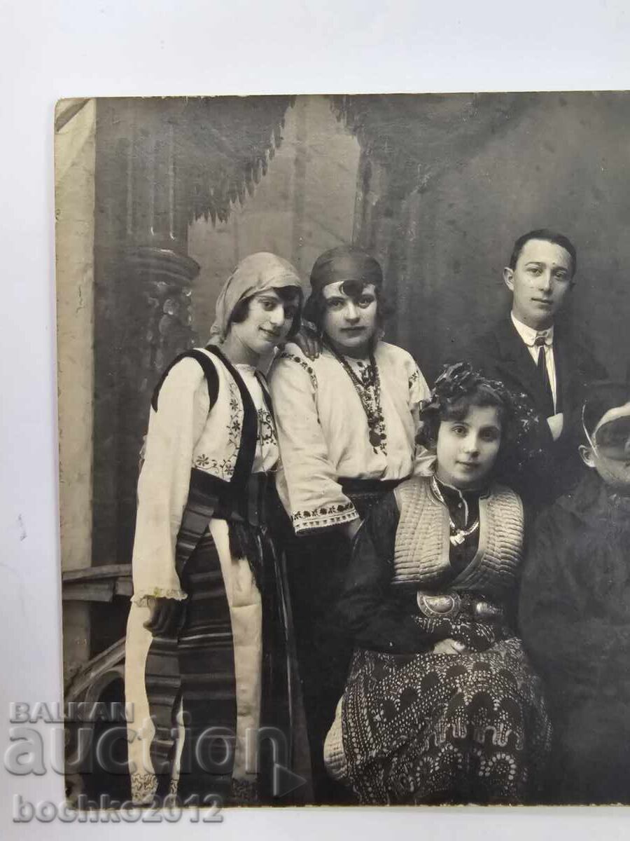 Delivery of Revival photography, photo, traditional costume, paftas (belts) 1928