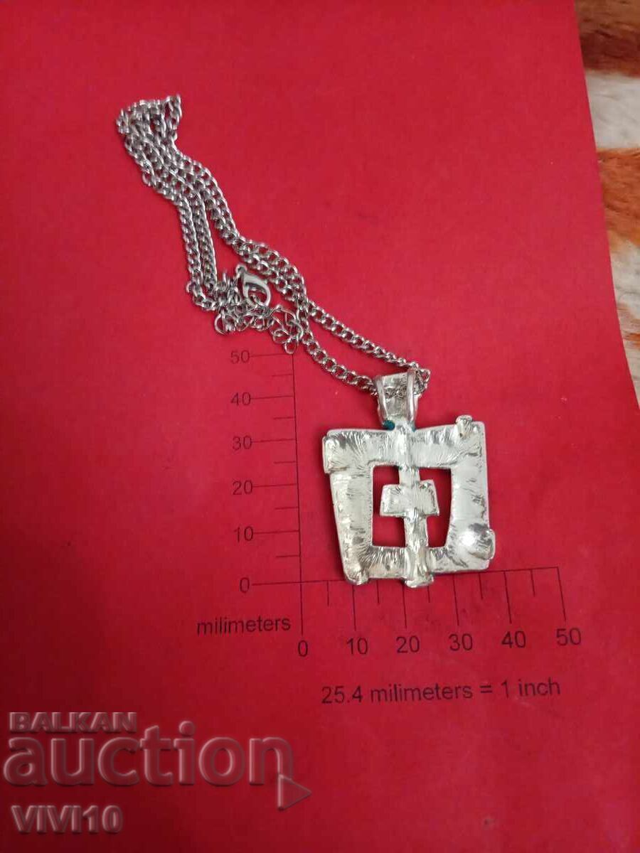 Старинно колие с емаил с цена € 15.00 | 29.34 лв. Старинно колие с емаил с цена € 15.00 | 29.34 лв.