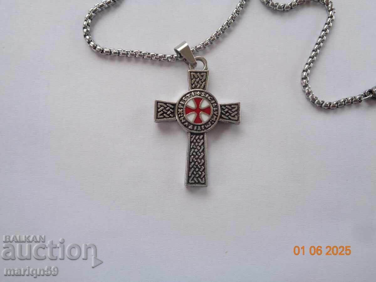Beautifully crafted cross with chain with price 7.00 BGN | € 3.58