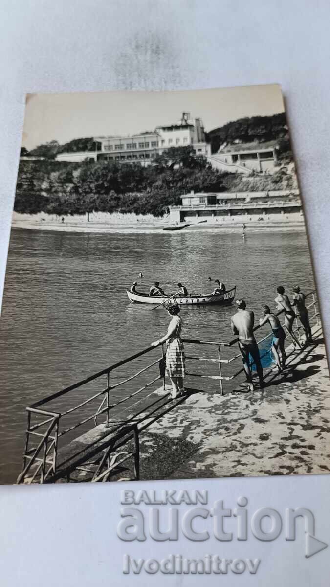 Пощенска картичка Бургас Морското казино 1960