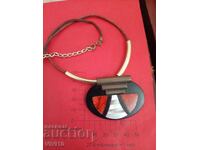 Старинно колие със седеф