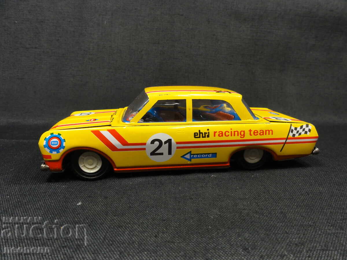 ΠΑΛΙΟ ΡΕΤΡΟ ΣΟΣ GDR DDR ΜΕΤΑΛΛΙΚΟ ΠΑΙΧΝΙΔΙ OPEL REKORD EHRI με τιμή 50.00 BGN | € 25.56