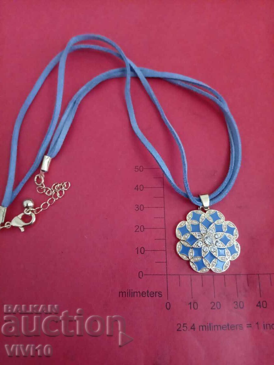 Старинно колие с емаил