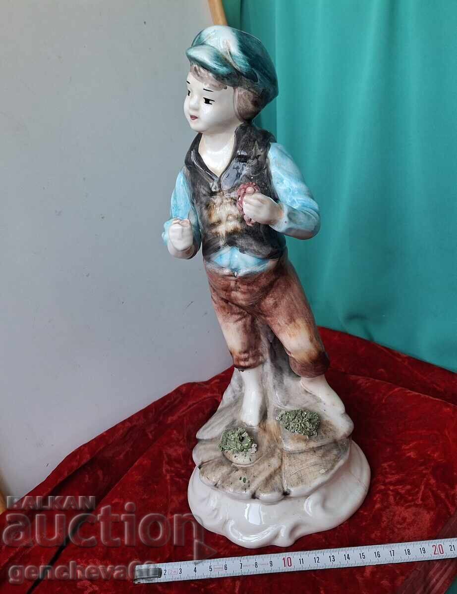 Аукцион Голяма стара порцеланова фигура Каподимонте маркировки