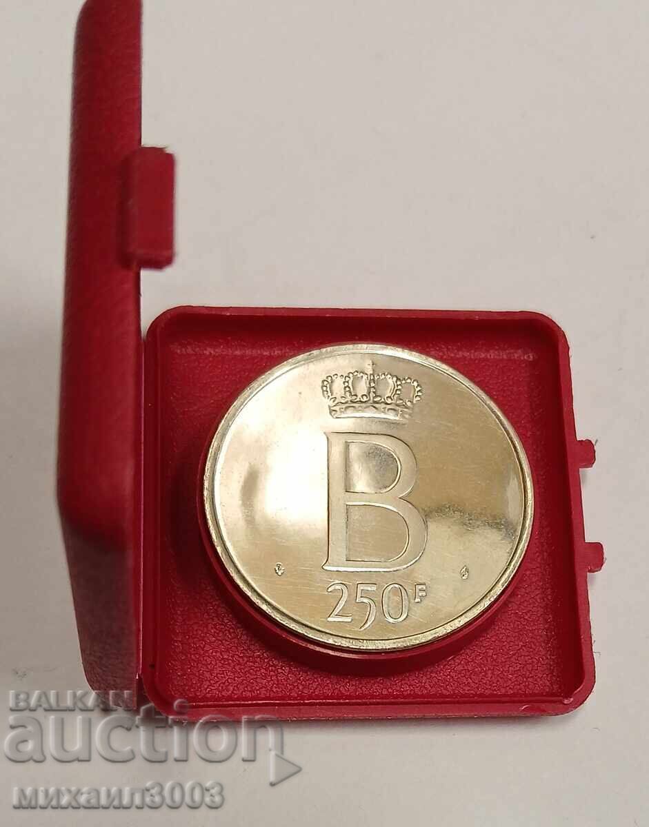 250 franci 1976 Belgia argint. Inscripție în franceză 250 franci 1976 Belgia argint. Inscripție în franceză