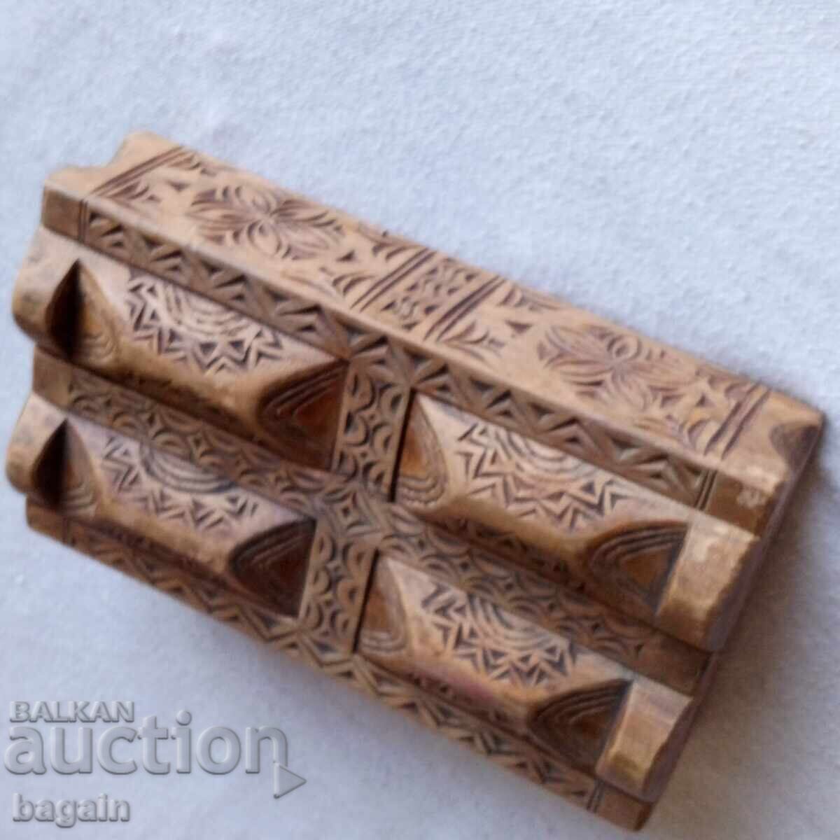 Delivery of Shepherd's carving. Antique box