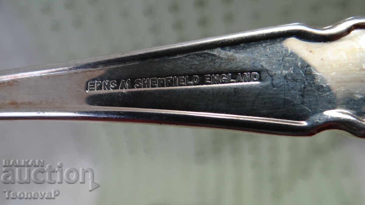 Large English Silver-Plated Spoons - 5 Large English Silver-Plated Spoons - 5