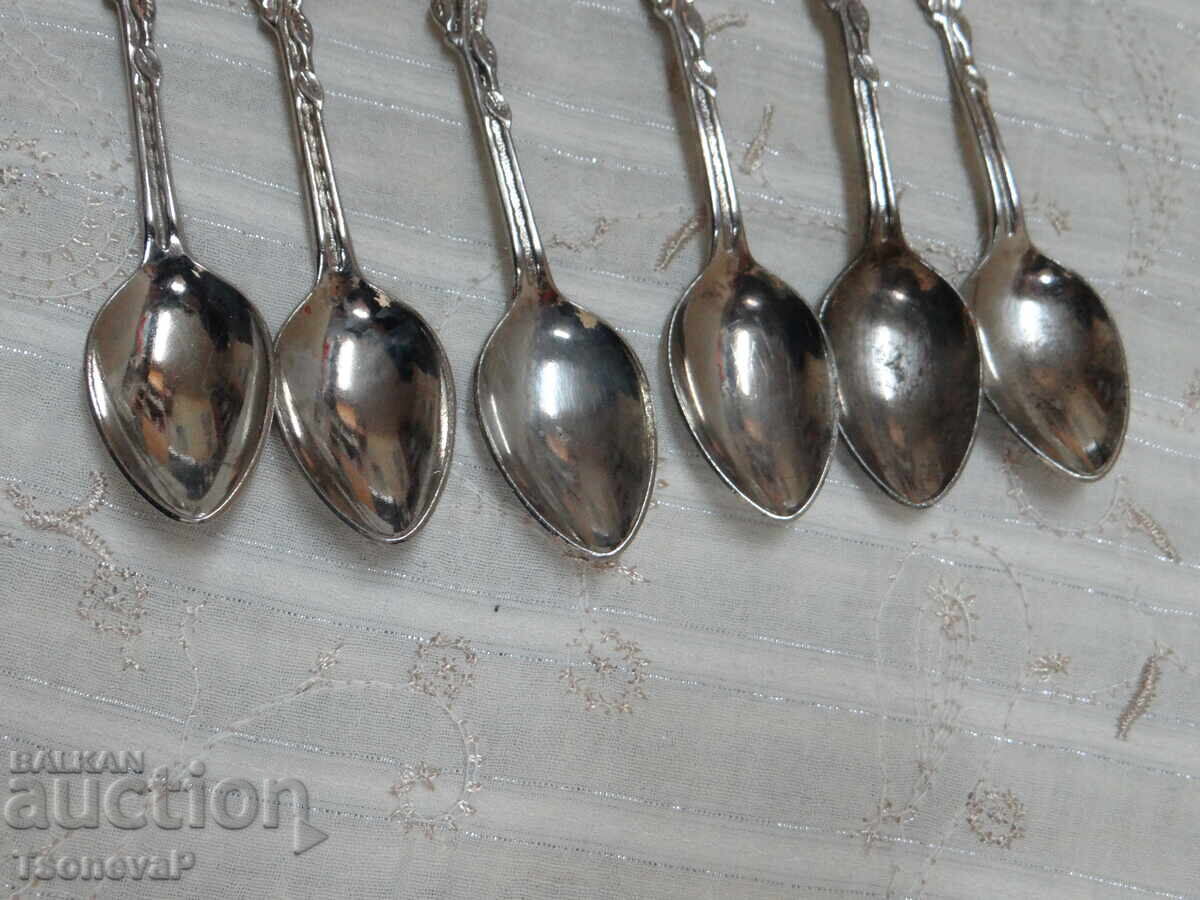 Delivery of Set of spoons with a replica of the beautiful Hildesheim Rose Delivery of Set of spoons with a replica of the beautiful Hildesheim Rose