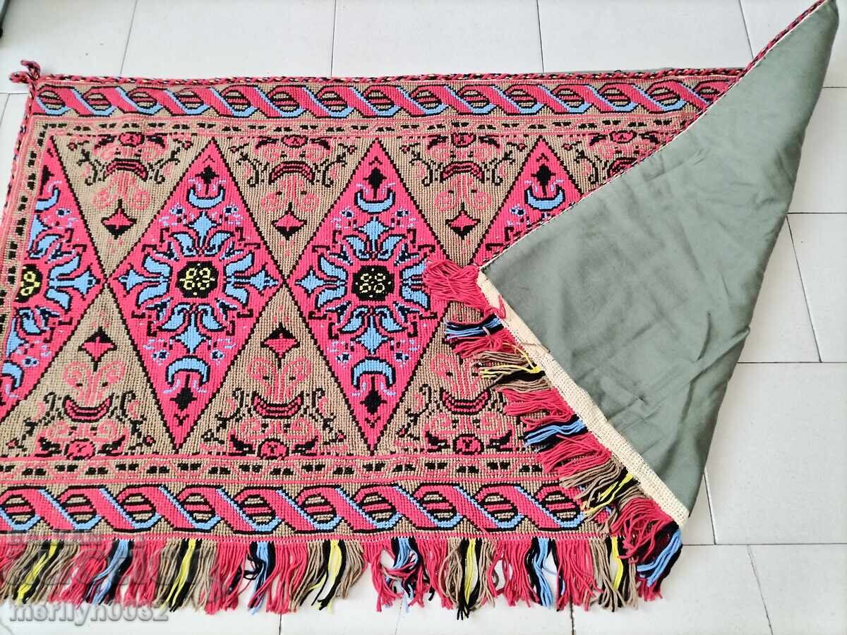 Παλιά ταπετσαρία για κέντημα τοίχου, εικόνα χαλιού με τιμή 89.00 BGN | € 45.50 Παλιά ταπετσαρία για κέντημα τοίχου, εικόνα χαλιού με τιμή 89.00 BGN | € 45.50