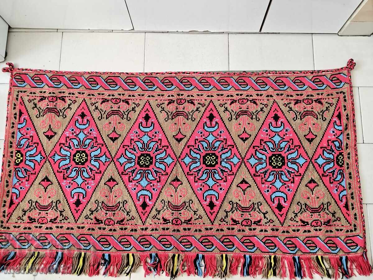 Παλιά ταπετσαρία για κέντημα τοίχου, εικόνα χαλιού Παλιά ταπετσαρία για κέντημα τοίχου, εικόνα χαλιού